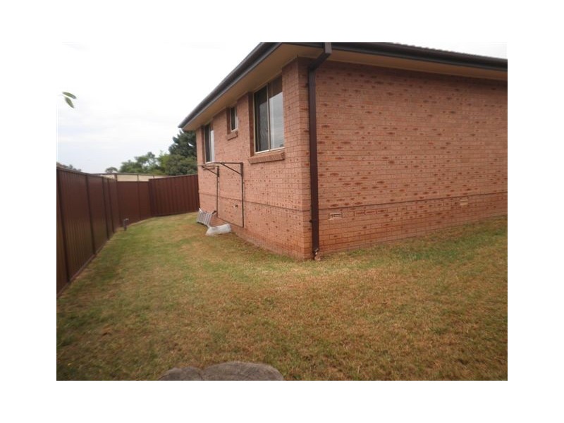 10 Congo place, Kearns NSW 2558