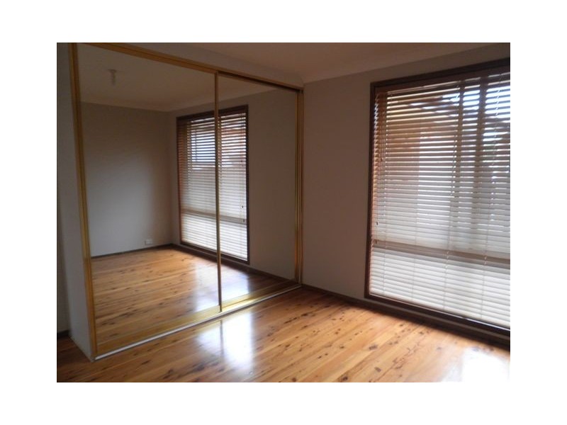 10 Congo place, Kearns NSW 2558