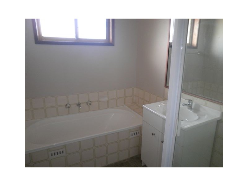 10 Congo place, Kearns NSW 2558