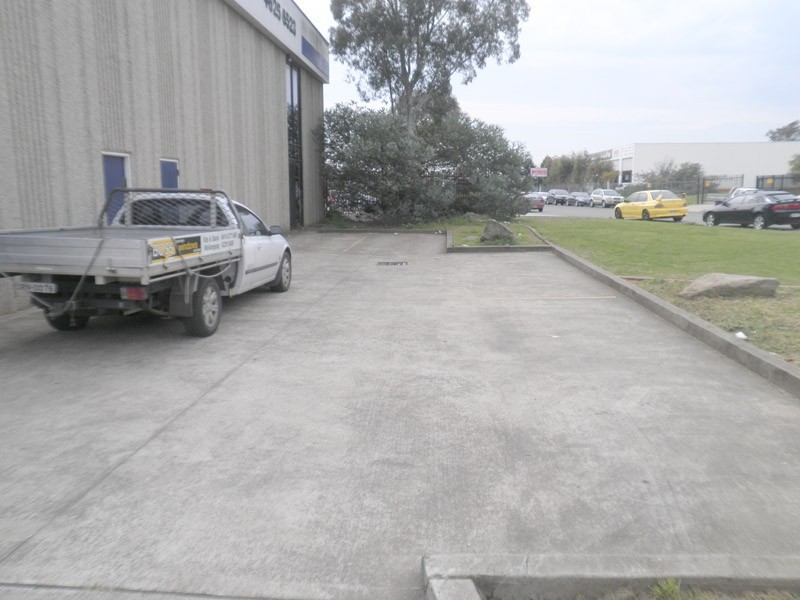 3 Watsford Road, Campbelltown NSW 2560
