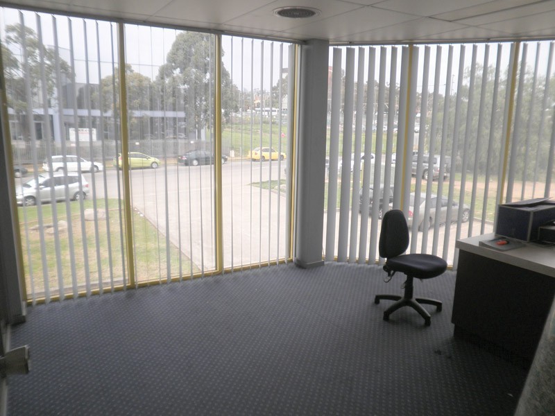 3 Watsford Road, Campbelltown NSW 2560