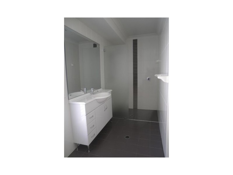 5 McBrien Place, The Oaks NSW 2570