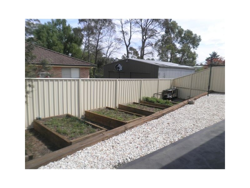 5 McBrien Place, The Oaks NSW 2570