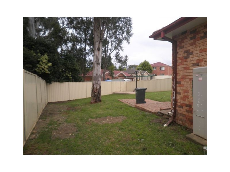 6 Tungoo Place, St Helens Park NSW 2560