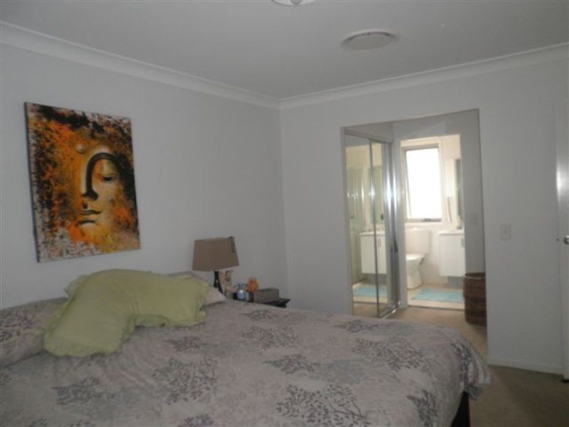 100 Minorca Circuit, Spring Farm NSW 2570