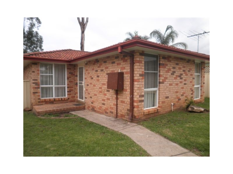 6 Tungoo Place, St Helens Park NSW 2560