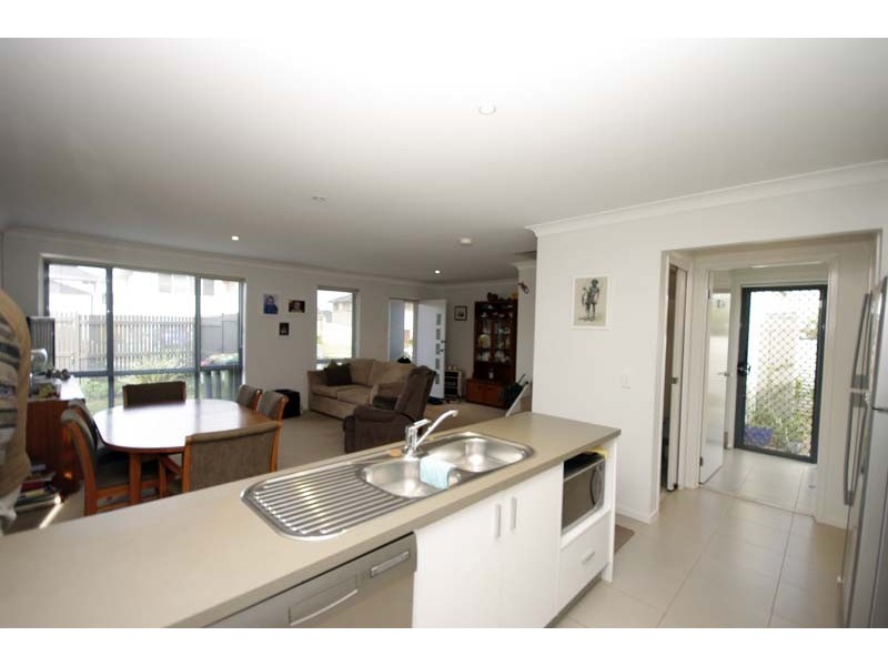 120 Minorca Circuit, Spring Farm NSW 2570