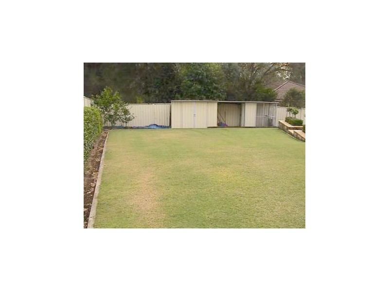 5 McBrien Place, The Oaks NSW 2570