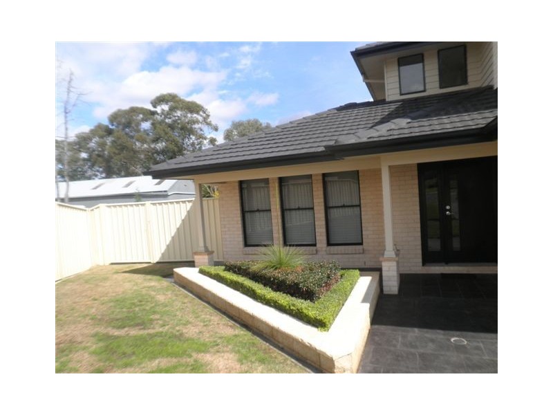 5 McBrien Place, The Oaks NSW 2570