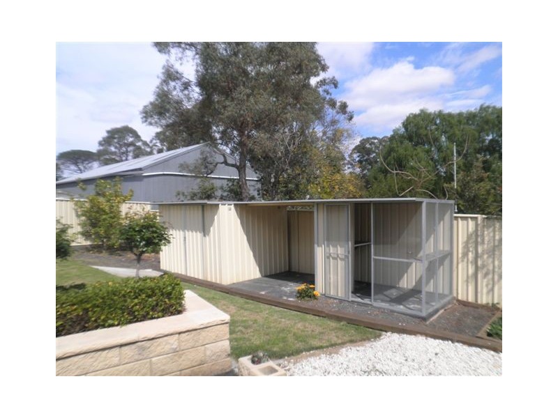 5 McBrien Place, The Oaks NSW 2570