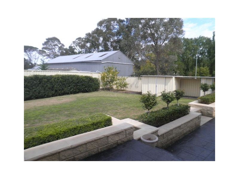 5 McBrien Place, The Oaks NSW 2570