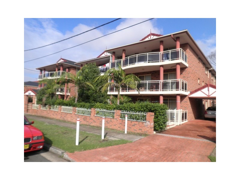 15/8-12 Bungalow Crescent, Bankstown NSW 2200
