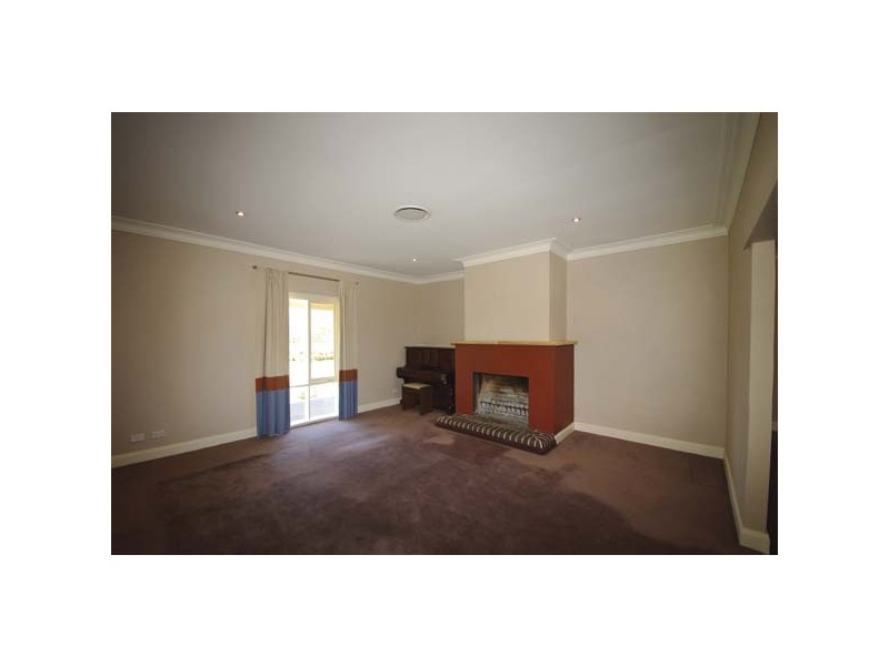 5 Lawson Road, Pheasants Nest NSW 2574