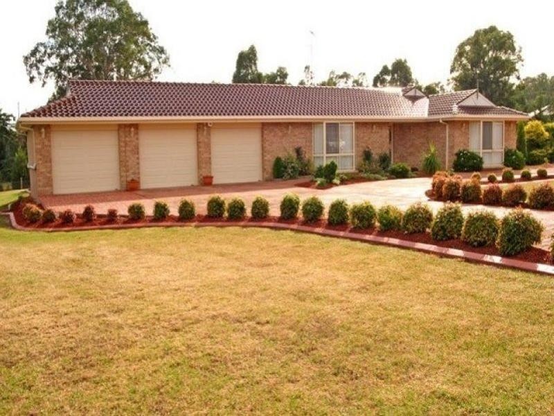 5 Aberfoyle Place, Grasmere NSW 2570