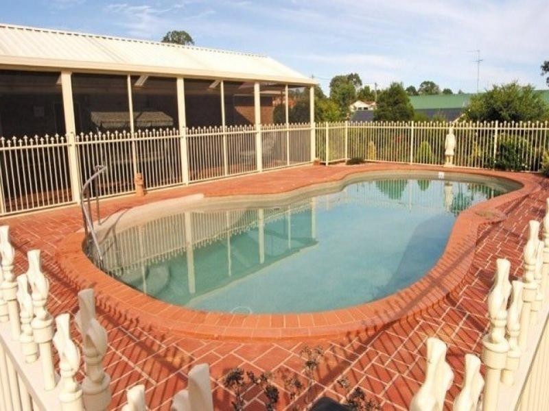 5 Aberfoyle Place, Grasmere NSW 2570
