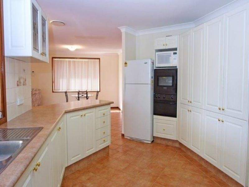 5 Aberfoyle Place, Grasmere NSW 2570
