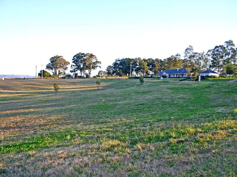 17 The Old Oaks Road, Grasmere NSW 2570