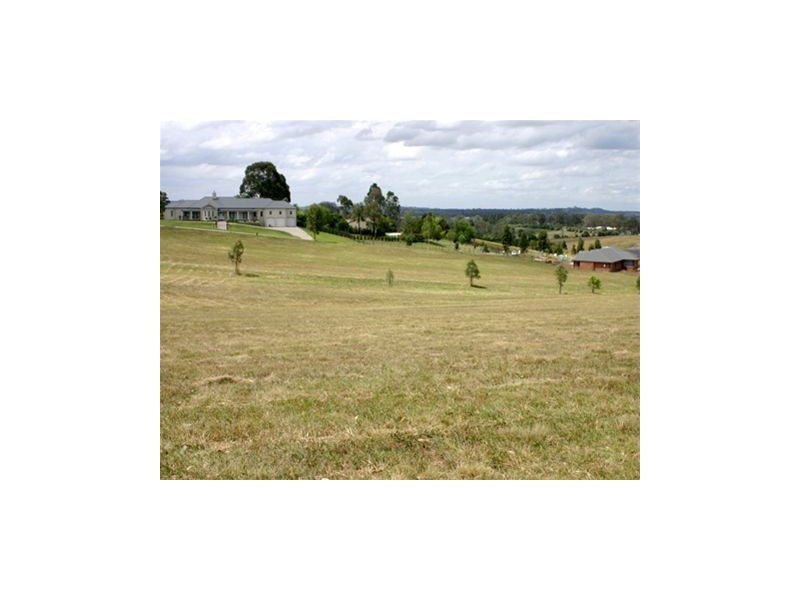 17 The Old Oaks Road, Grasmere NSW 2570