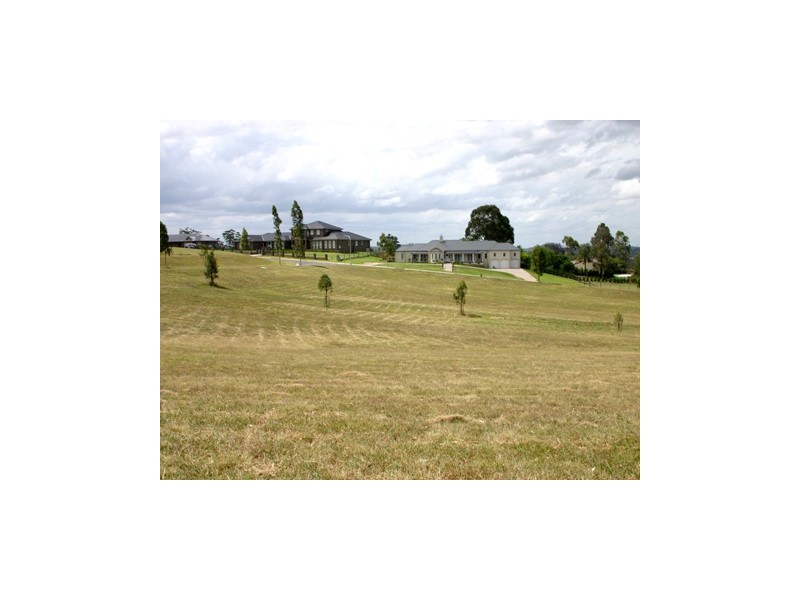 17 The Old Oaks Road, Grasmere NSW 2570