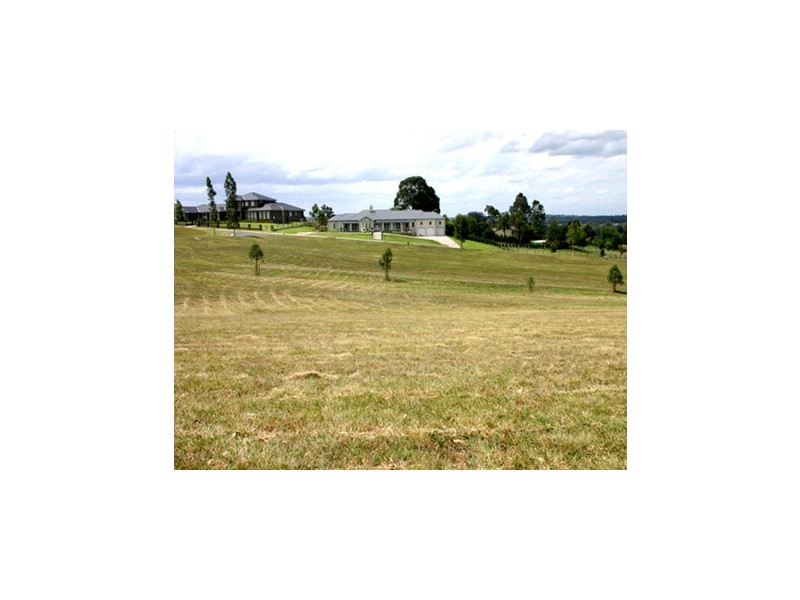 17 The Old Oaks Road, Grasmere NSW 2570