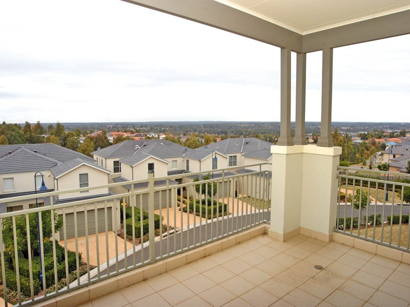 3 & 9, 112 Governers Way, Macquarie Links NSW 2565