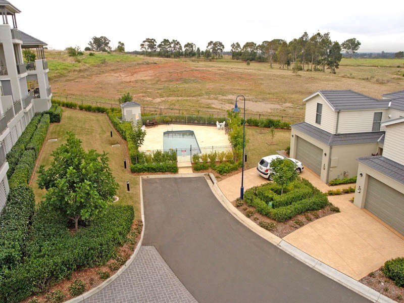 3 & 9, 112 Governers Way, Macquarie Links NSW 2565