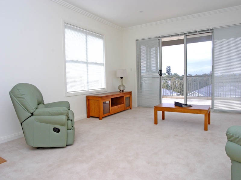 3 & 9, 112 Governers Way, Macquarie Links NSW 2565