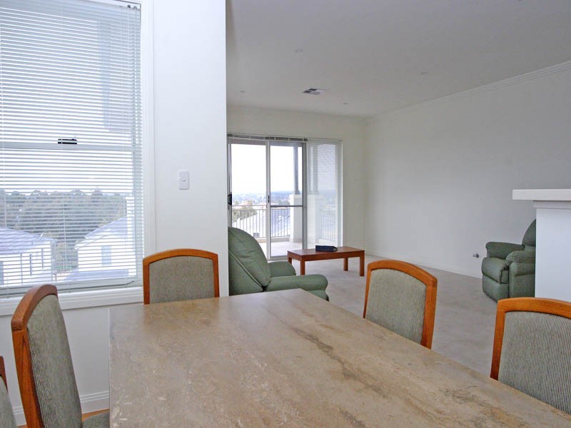3 & 9, 112 Governers Way, Macquarie Links NSW 2565