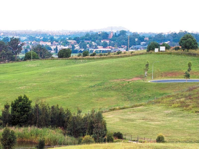 10 Crase Place, Grasmere NSW 2570