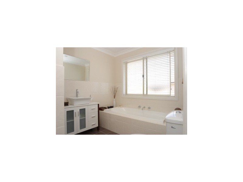 3 Lamond Common, Camden Park NSW 2570