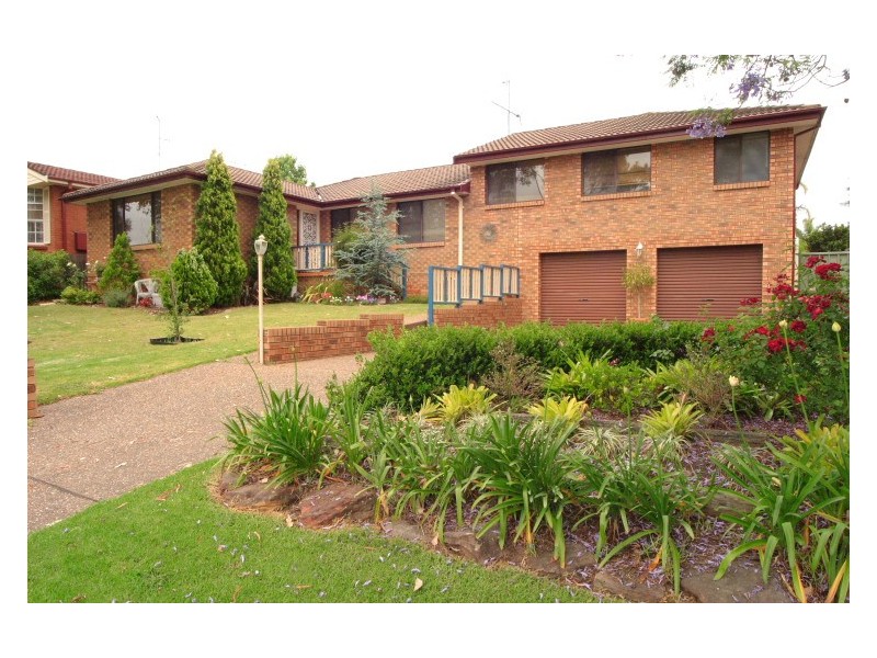 8  Cashmere Drive, Elderslie NSW 2570