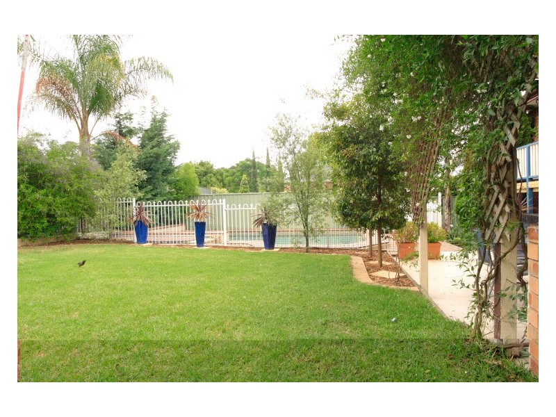 8  Cashmere Drive, Elderslie NSW 2570