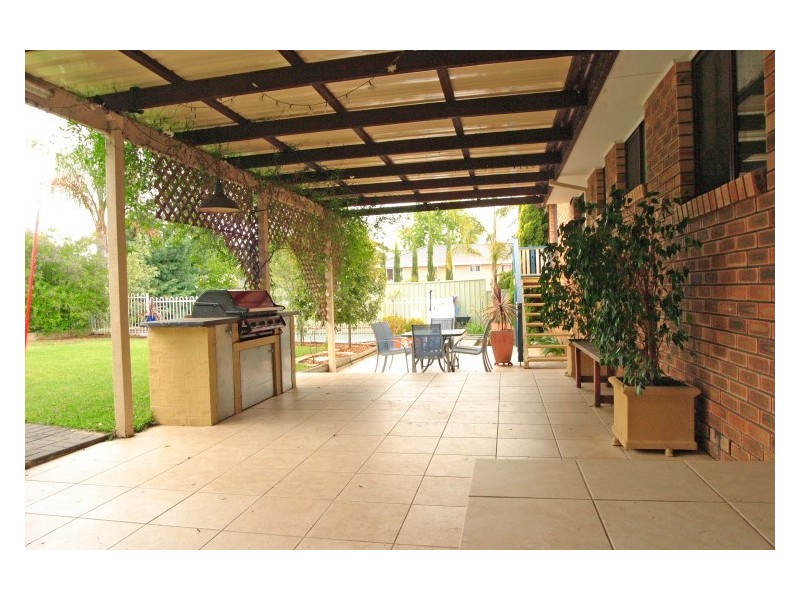 8  Cashmere Drive, Elderslie NSW 2570