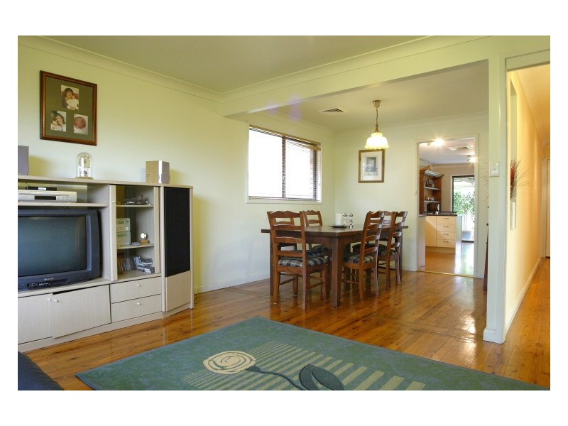 8  Cashmere Drive, Elderslie NSW 2570