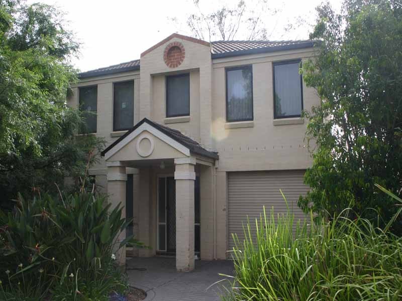 2  Howe Avenue, Horningsea Park NSW 2171