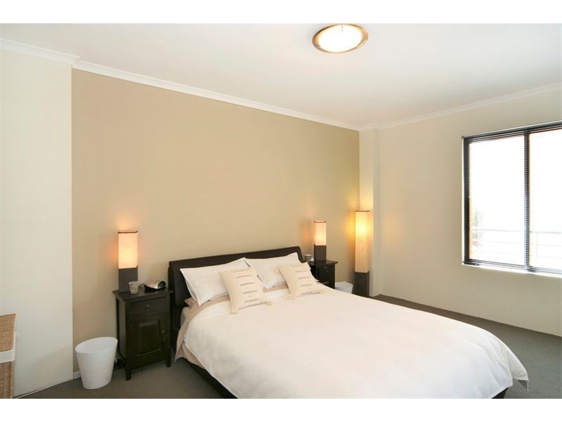 C411/8 Crescent Street, Redfern NSW 2016