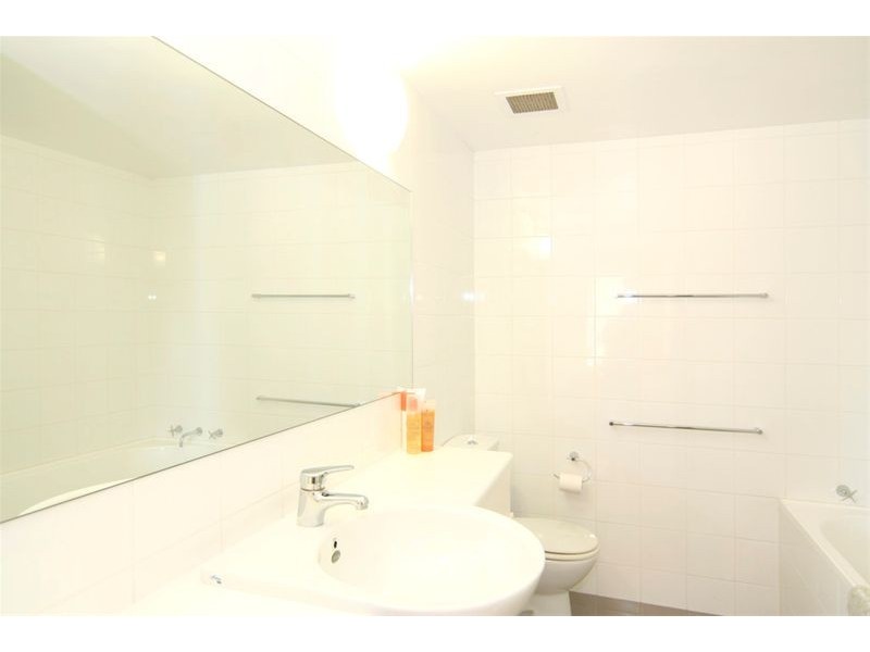 C411/8 Crescent Street, Redfern NSW 2016