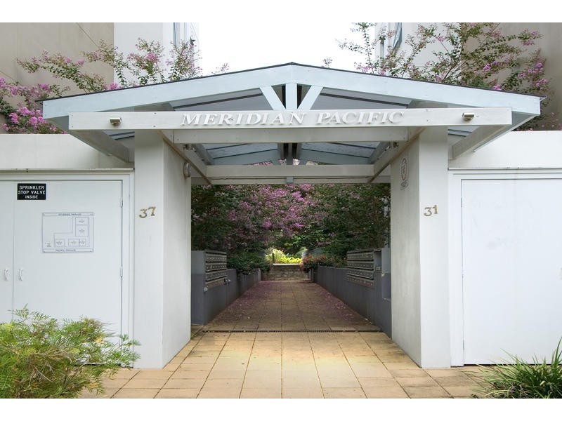 B45/31-37 Pacific Parade, Dee Why NSW 2099