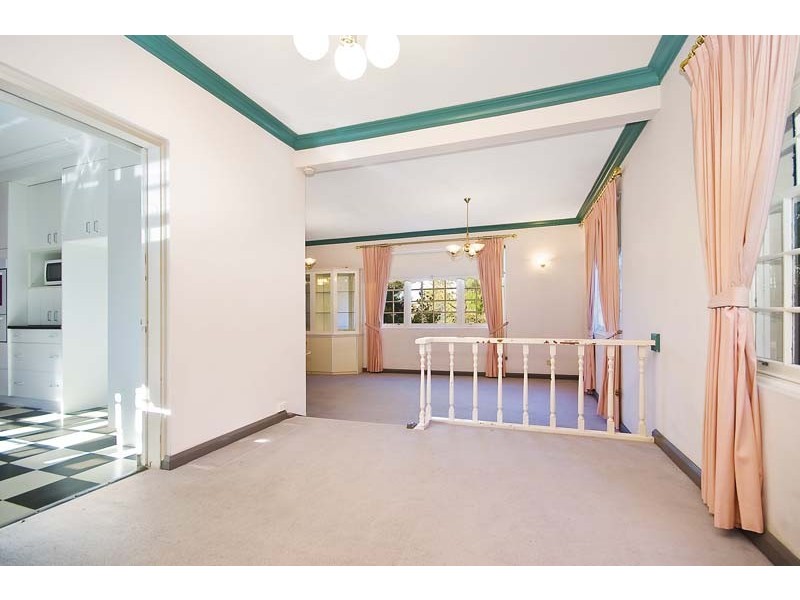 6 Aranda Drive, Frenchs Forest NSW 2086