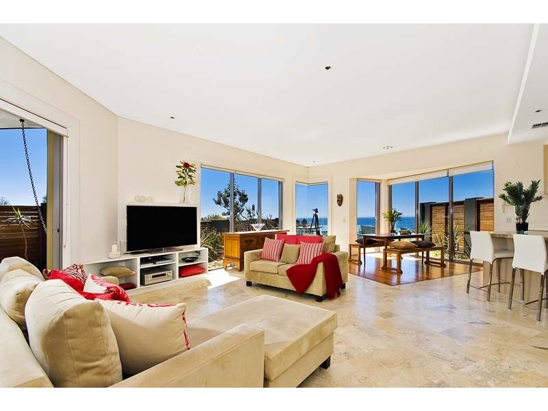 2 Bruce Lane, North Curl Curl NSW 2099