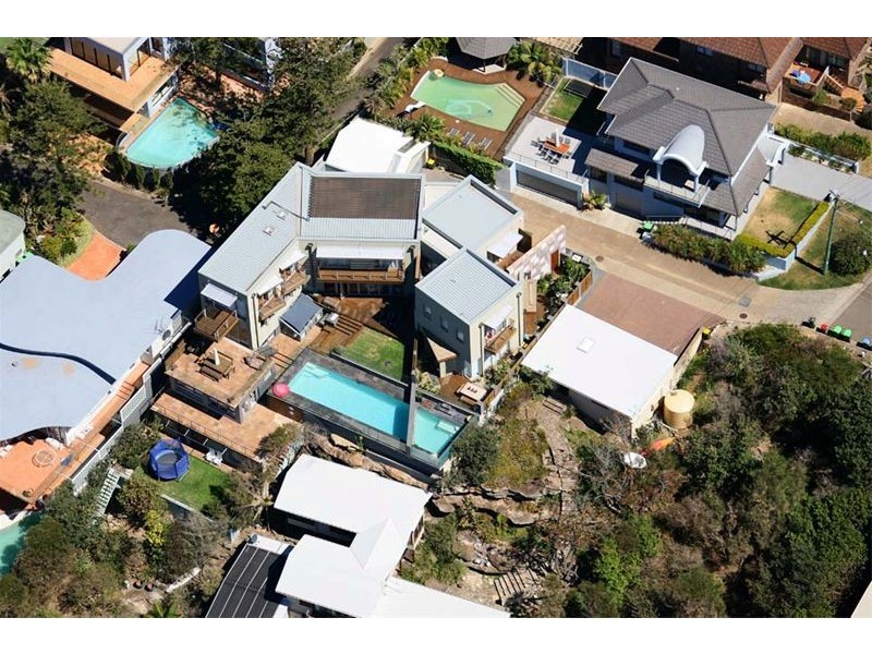 2 Bruce Lane, North Curl Curl NSW 2099