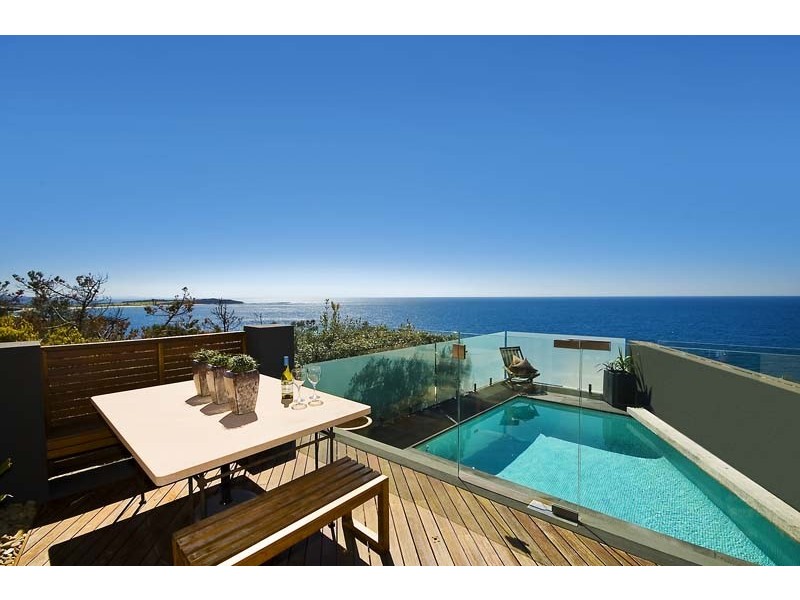 2 Bruce Lane, Curl Curl NSW 2096