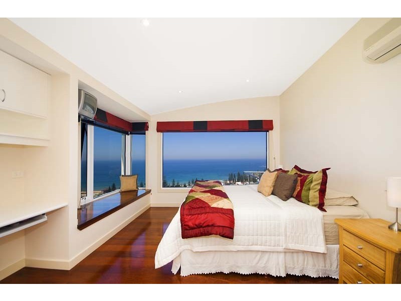 11 Edgecliff Boulevard, Collaroy NSW 2097