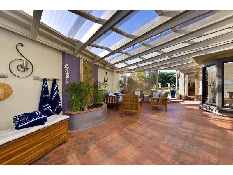 84 Carrington Parade, Curl Curl NSW 2096