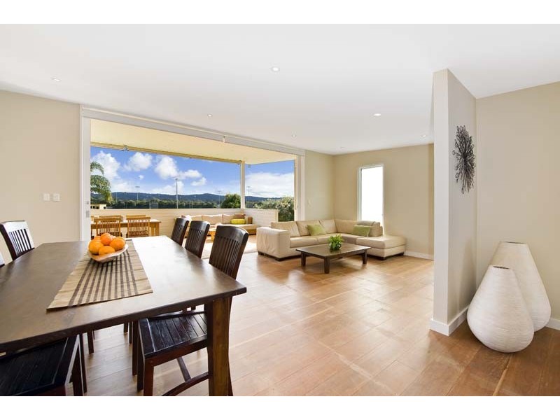 8 Sydney Road, Warriewood NSW 2102