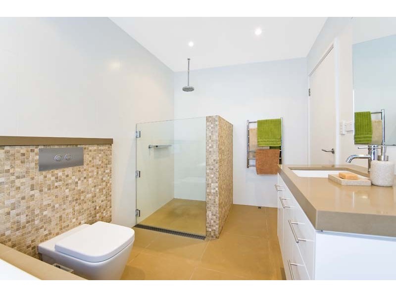 8 Sydney Road, Warriewood NSW 2102