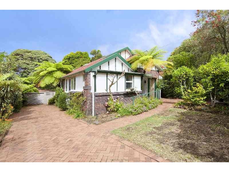 135 Eastern Valley Way, Castlecrag NSW 2068