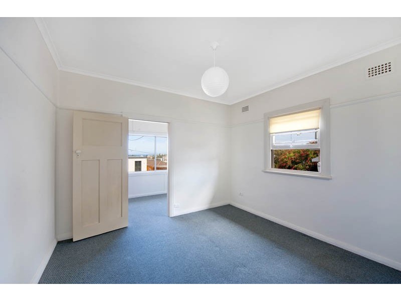 3/6 Hogarth Avenue, Dee Why NSW 2099