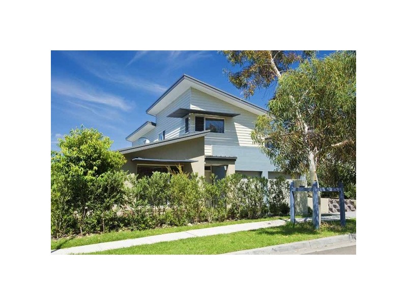 9 Orchard Street, Warriewood NSW 2102