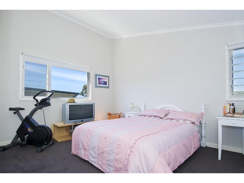 9 Orchard Street, Warriewood NSW 2102